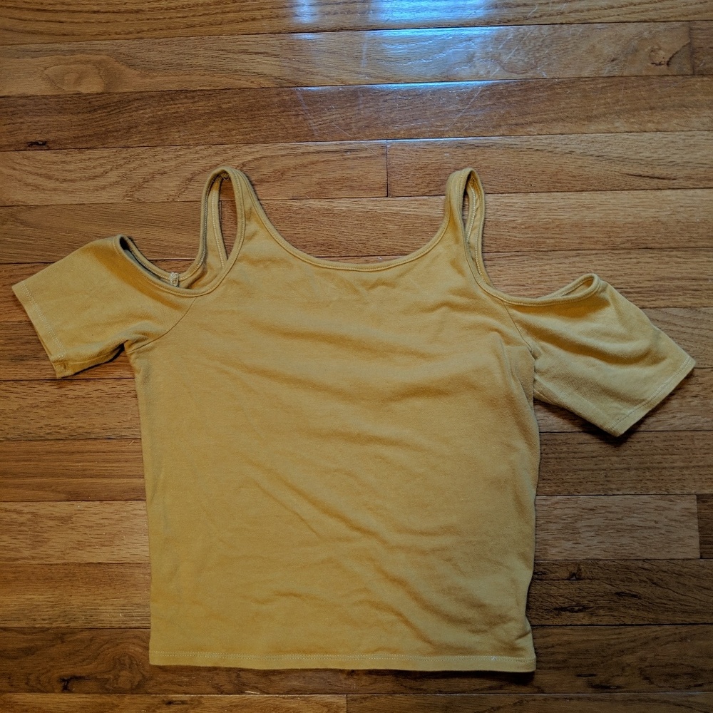 Peek-a-boo Shoulder Crop Top